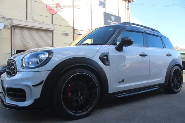 ミニクロスオーバーJCW（カントリーマン）のライトスモークプロテクションフィルム施工車例/相模原市I様