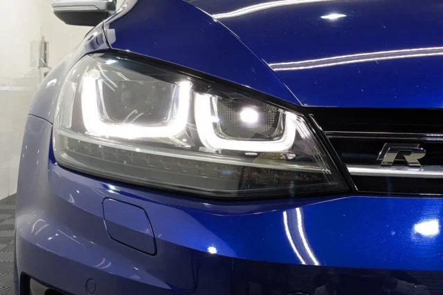 Volkswagen Golf R mk7/ヘッドライトリペア施工例/東京都世田谷区I様