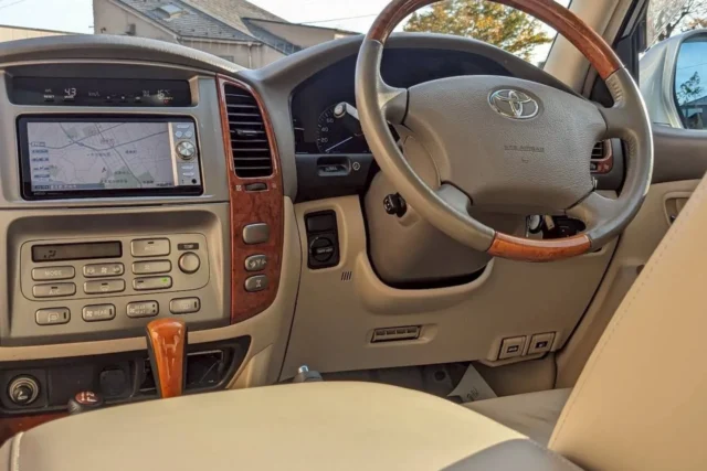 TOYOTA LandCruiser100内装ディープクリーニング＋コーティング施工例/東京都世田谷区A様