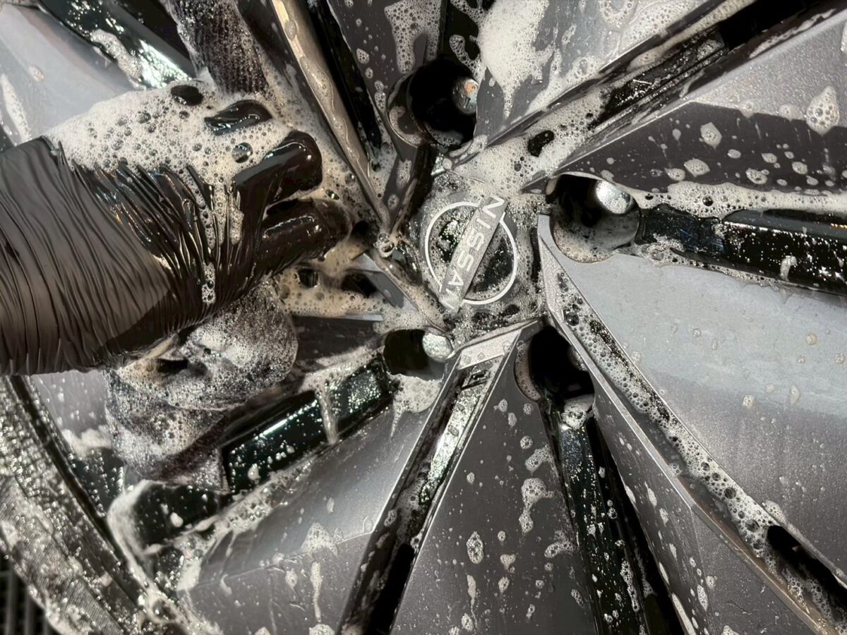 日産アリア ホイール洗浄