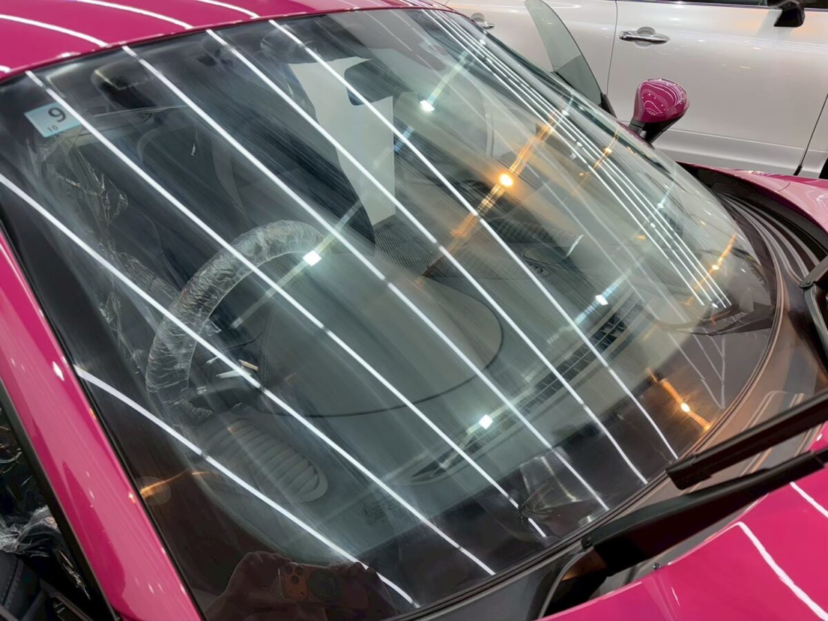 718ケイマン　ルビースターネオ　窓ガラス　ウインドウ　研磨　磨き
