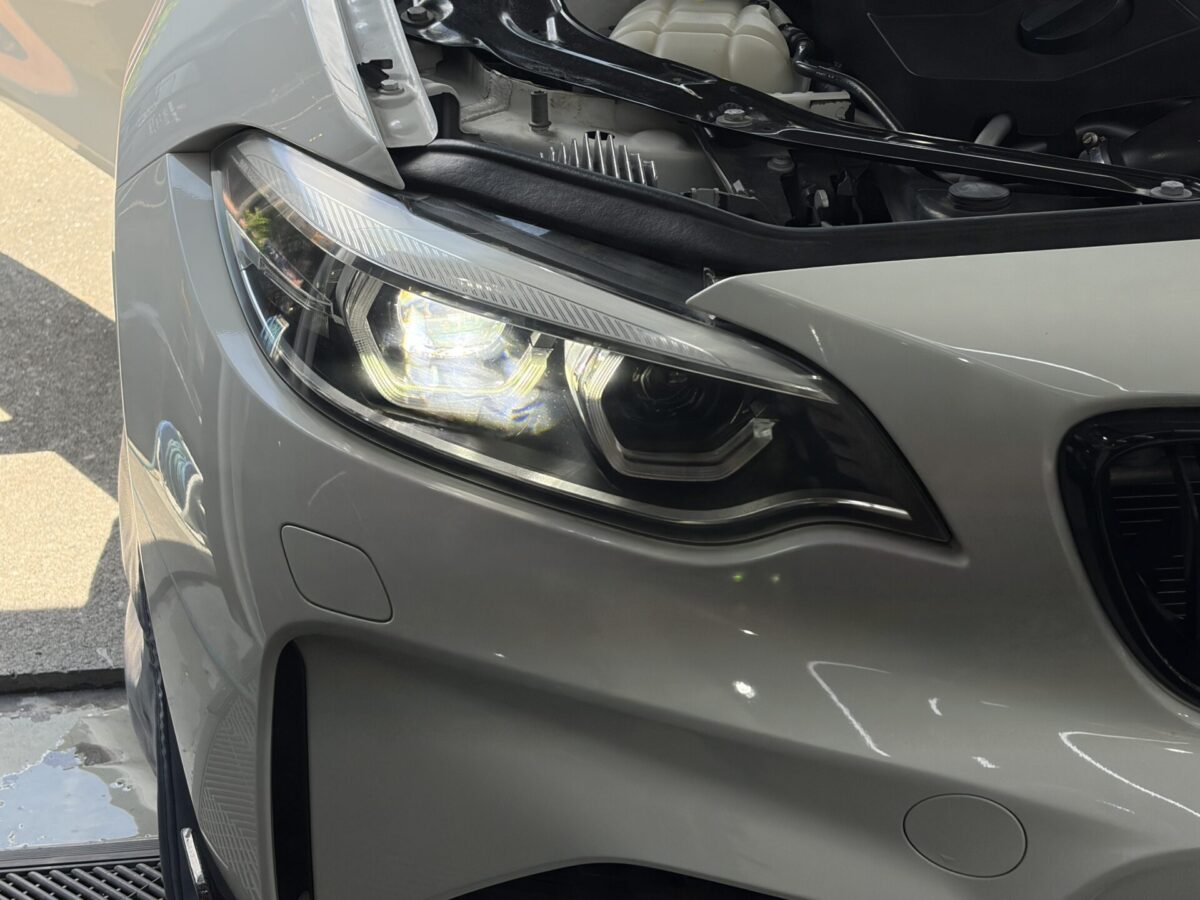 BMW M2 F87　ヘッドライト　研磨　プロテクション　DIAMOND SWELLのBLACK VIOLET ダイアモンドスウェル ブラックヴァイオレット　バイオレット